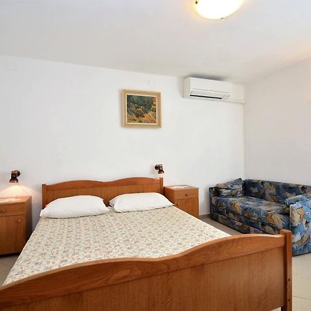 House Rahela Hotell Mali Lošinj Exteriör bild